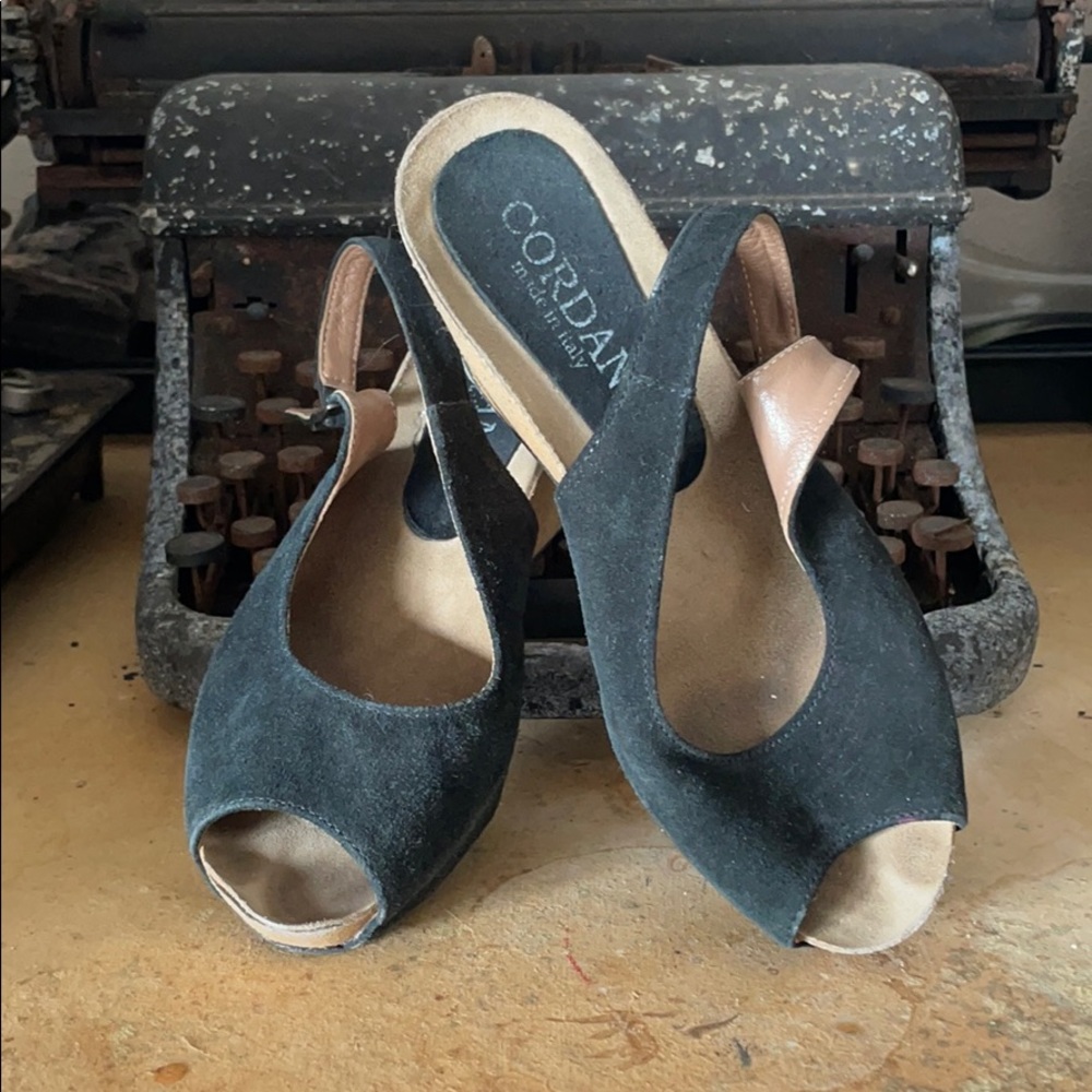 Plataform peeping toes shoes for girls. EUC